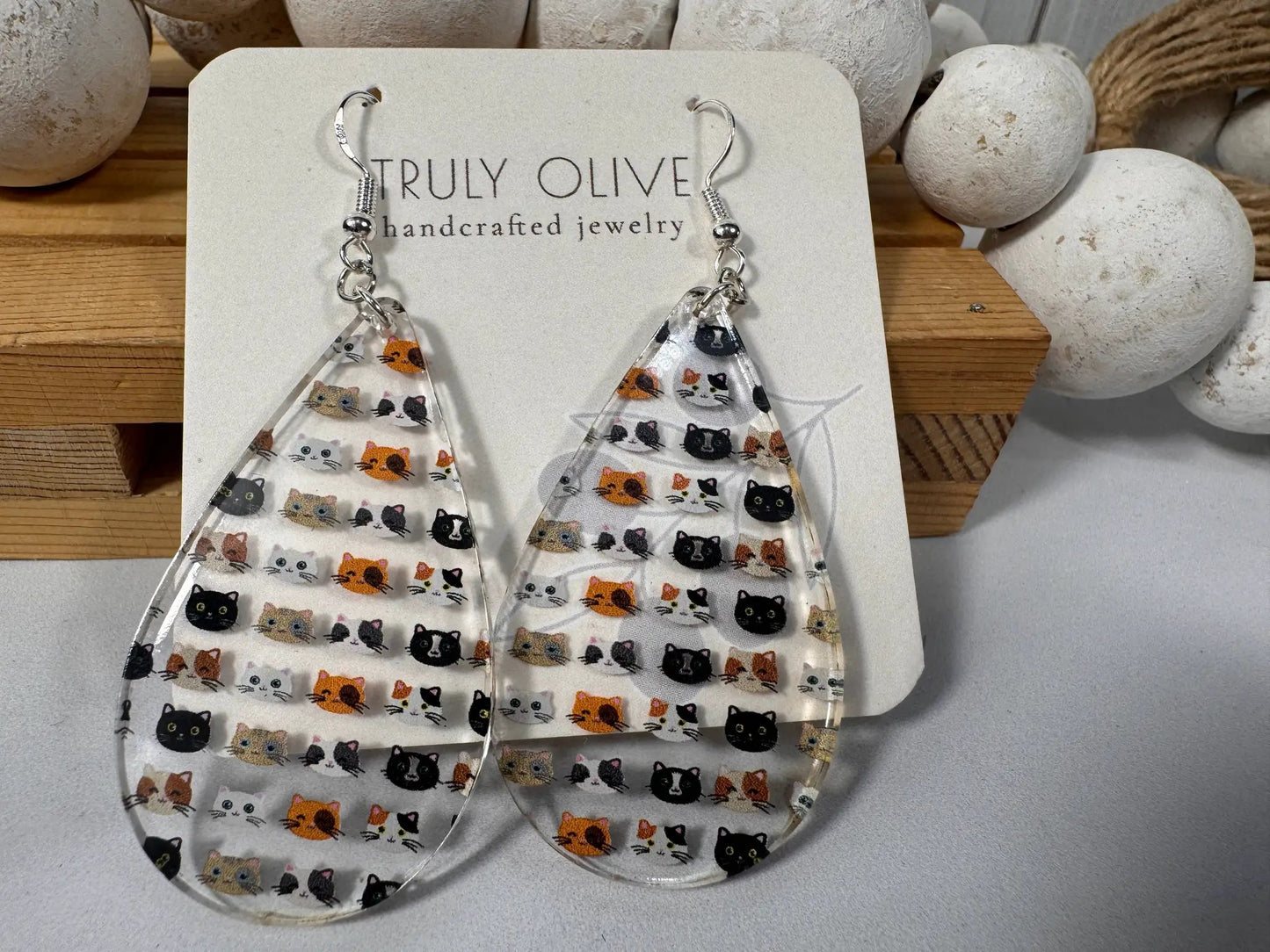 Truly Olive Adorable Acrylic Cat Face Earrings - Earrings Dangle Earrings