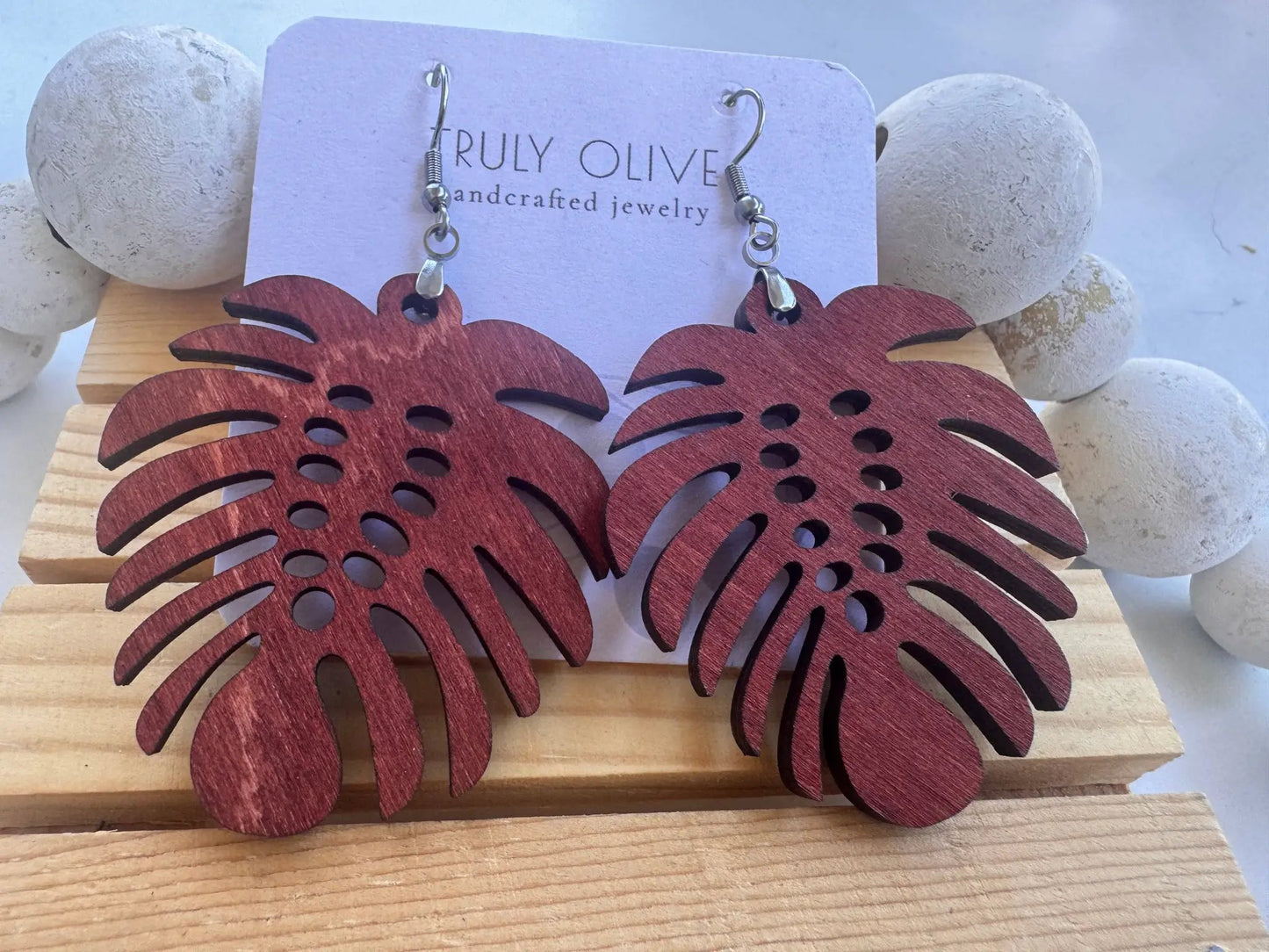 Truly Olive Exotic Leaf Shape Earrings - Earrings Dangle Earrings