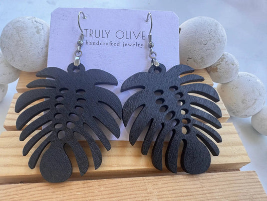 Truly Olive Exotic Leaf Shape Earrings - Earrings Dangle Earrings