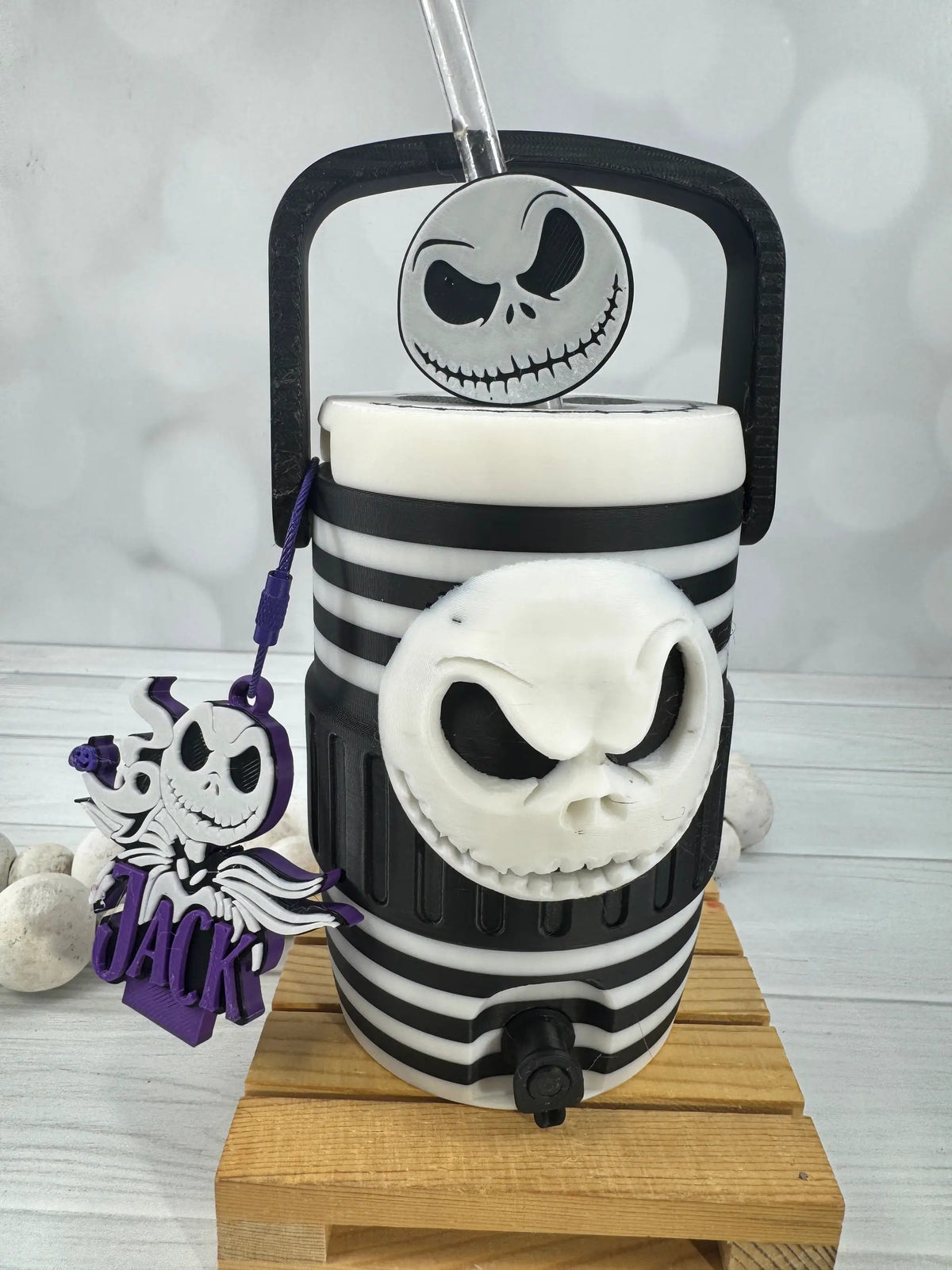 Trulyolive Gothic Skeleton Can Cooler Retains Frosty Chill For Halloween Celebrations - Can & Bottle Sleeves Can Coolers