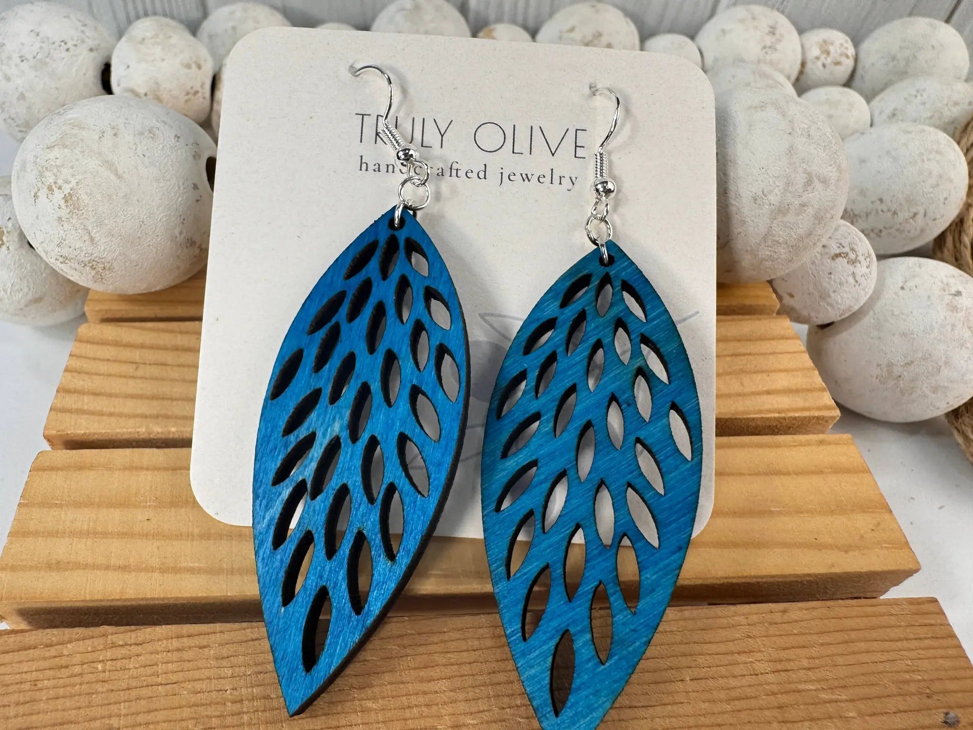 Truly Olive Discover the Luxury of Wooden Feather Lightweight Earrings - Earrings Dangle Earrings